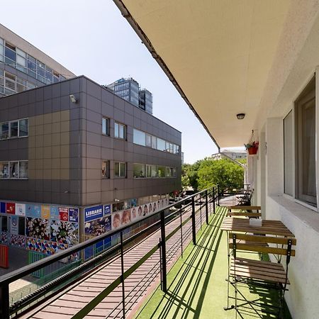 Downtown Victoria Studios By Citybookings Bucarest Extérieur photo