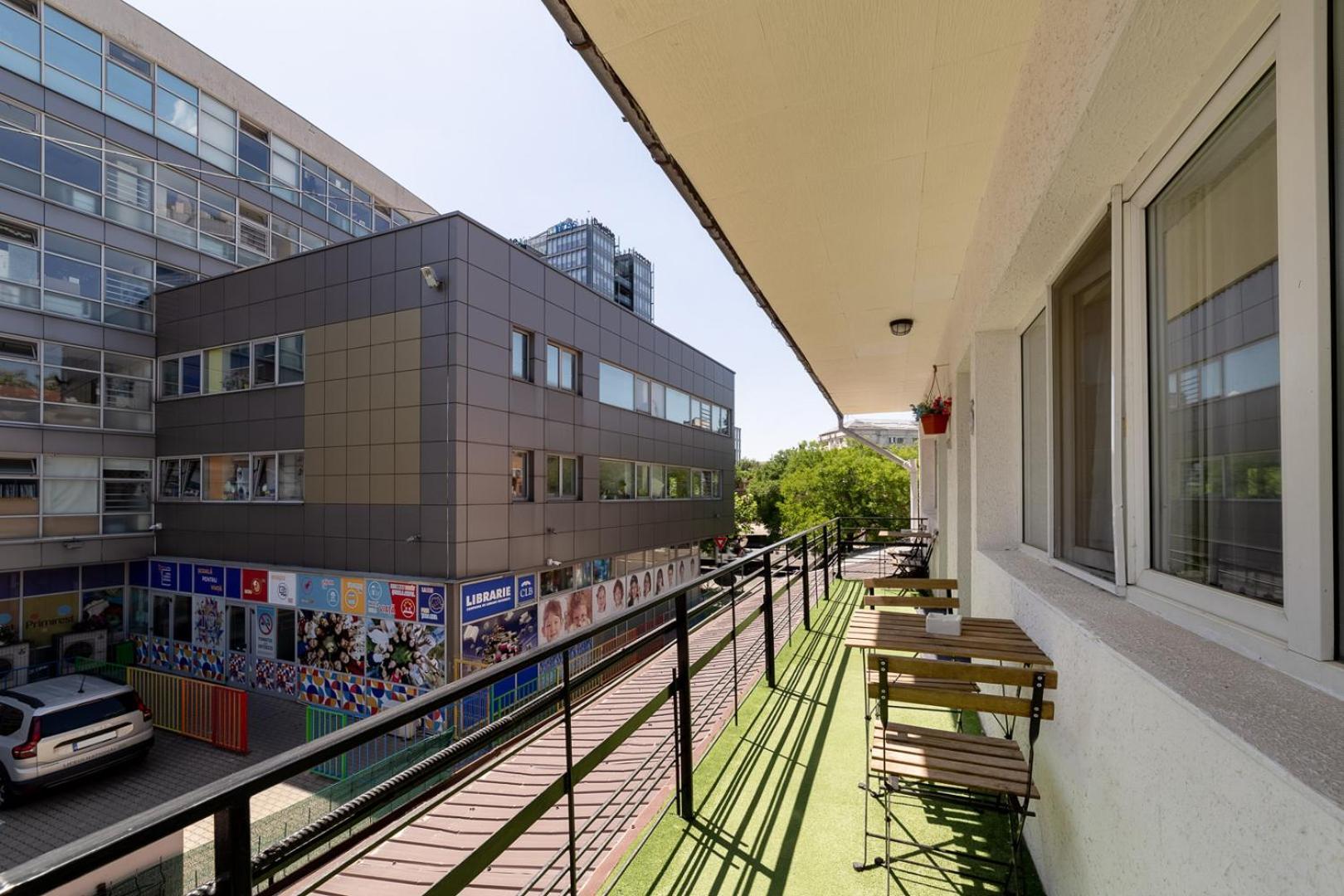 Downtown Victoria Studios By Citybookings Bucarest Extérieur photo